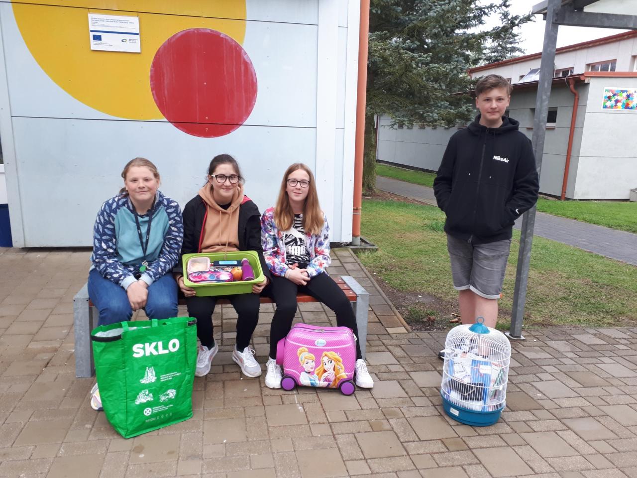 NO BACKPACK DAY DEN BEZ BATOHŮ Základní škola Tuchlovice